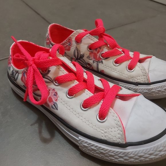 Converse Chuck Taylor toddler girl shoes size 12 - Picture 9 of 10